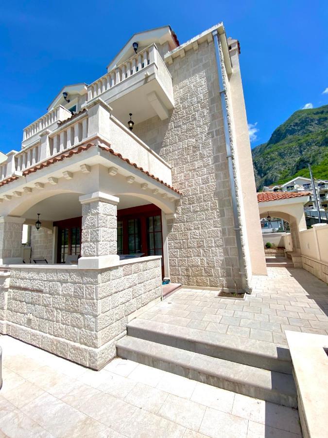 Apartment Blanca *